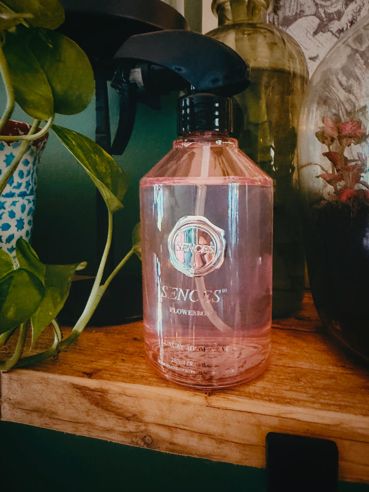 Sences 280ml room spray: Flowerbomb