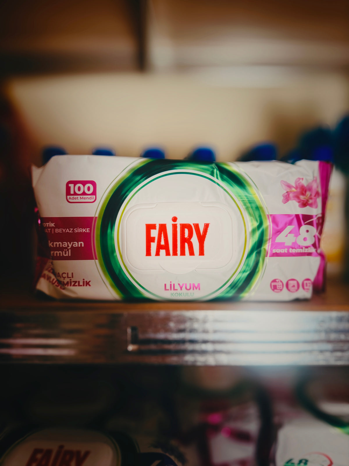 Fairy anti-bacterial wipes: Lily Flavour