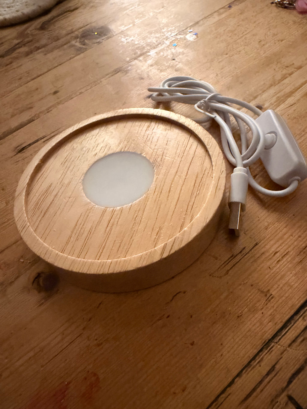 Diffuser Base Lamp - USB plug. Diffuser not included