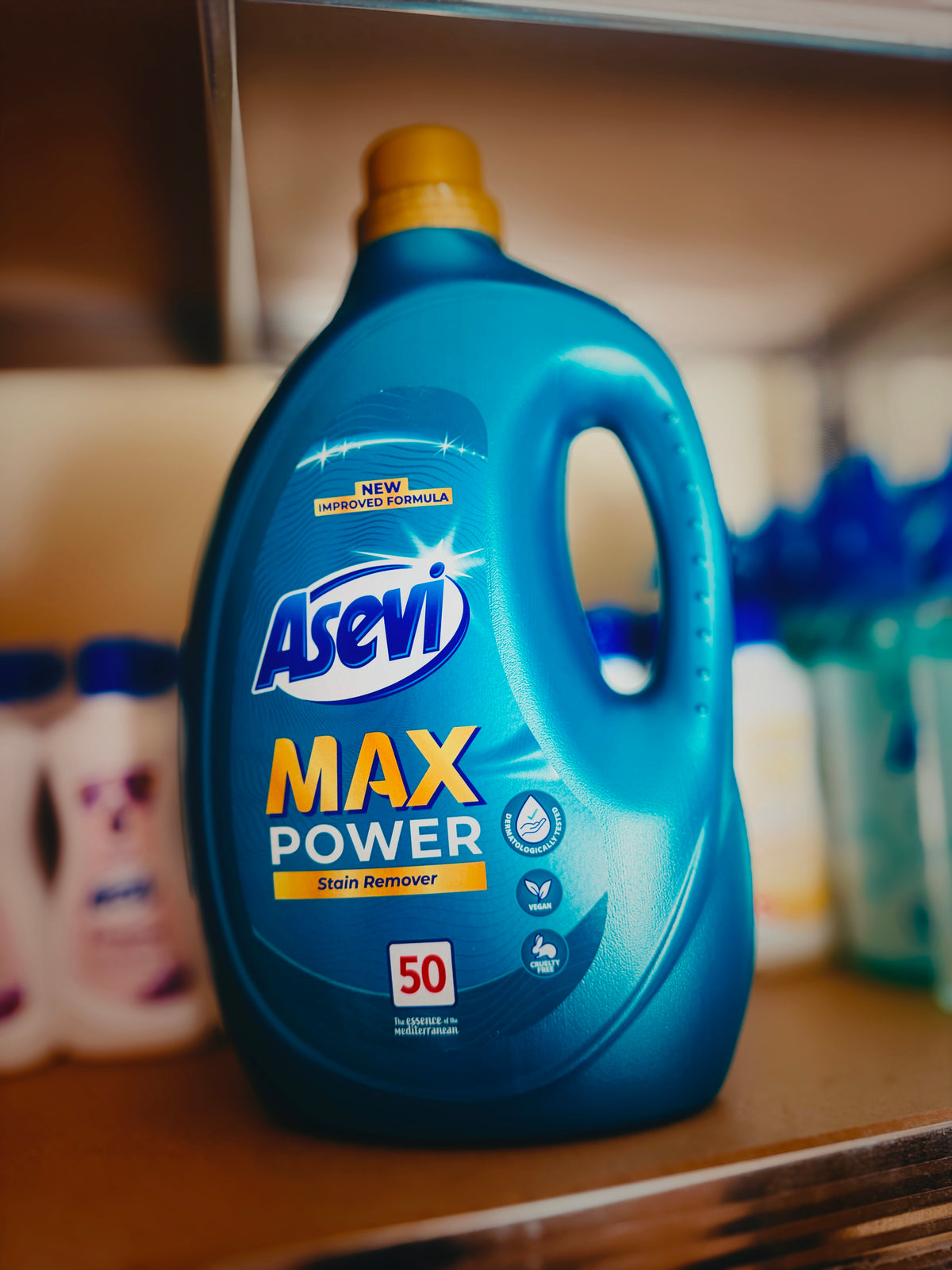 Asevi Max Power laundry detergent enhanced with stain removing technology to eliminate stubborn stains. 2500mls